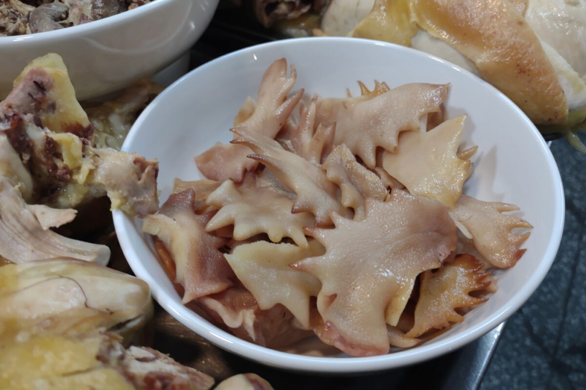 cooked chicken comb for eating